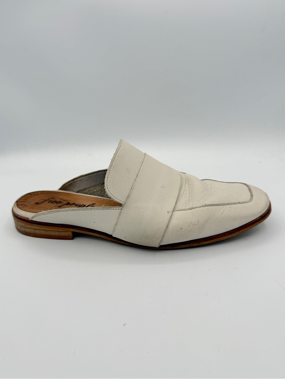 Free People At Ease White Leather Loafer Mule Minimalist Quiet Luxury 38